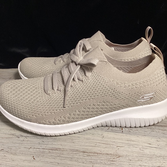 Skechers Women’s Size 7  Memory Foam Air-Cooled  Wide Width Shoes Tan - Picture 7 of 7